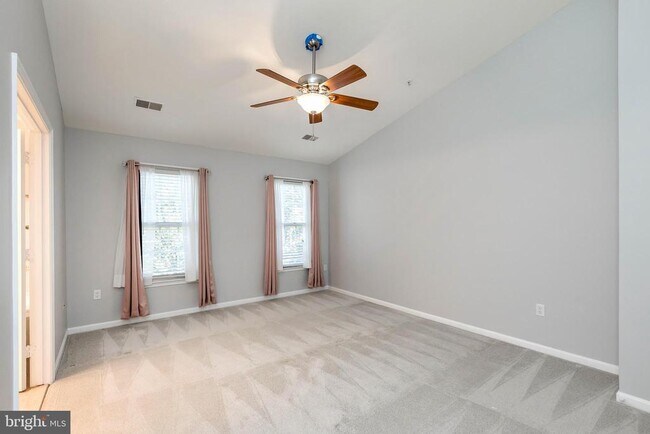 Building Photo - 205 Ridgepoint Pl