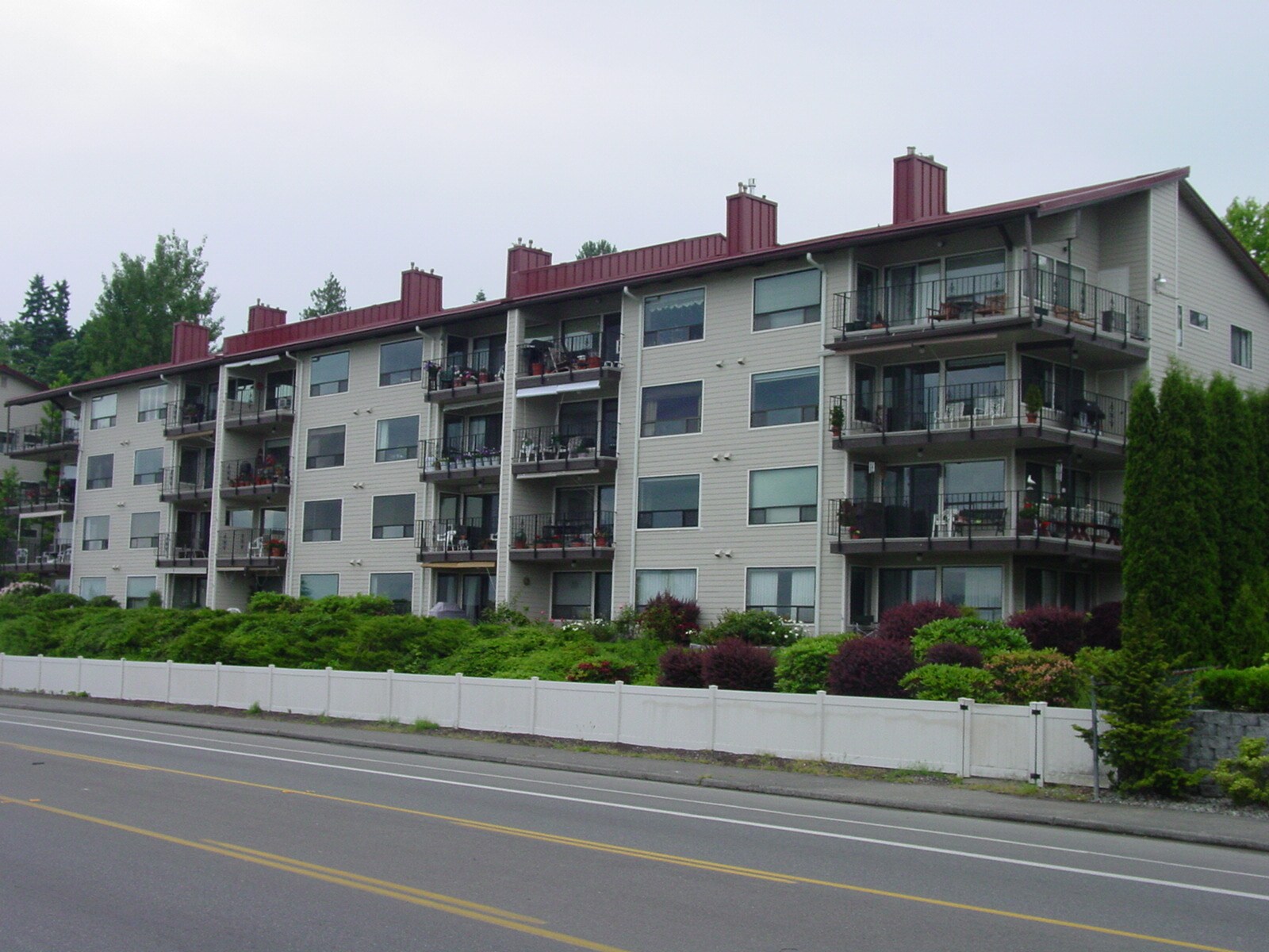 Building Photo - 900 East Bay Drive Northeast