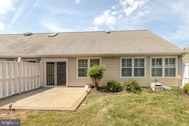 Building Photo - 11333 Savannah Dr