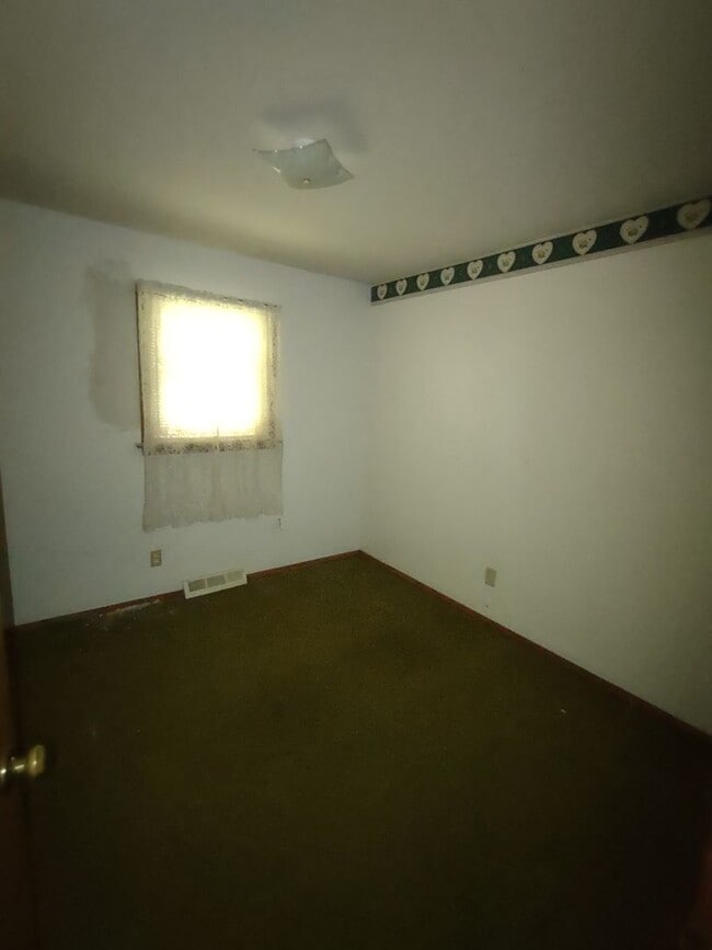 Building Photo - Brick Home For Rent