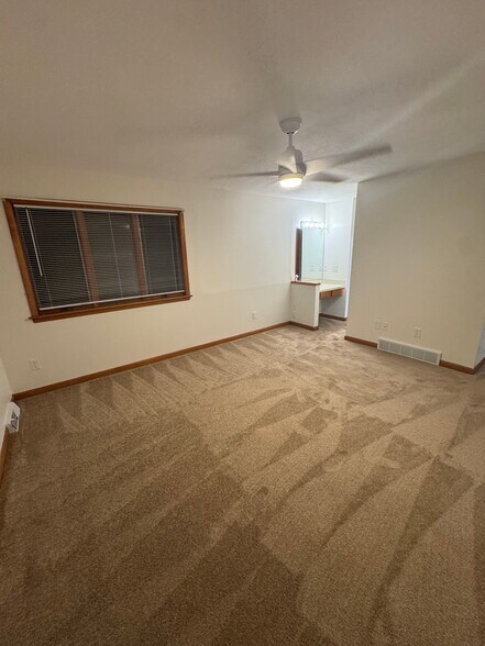 Building Photo - 42 Parkington Cir