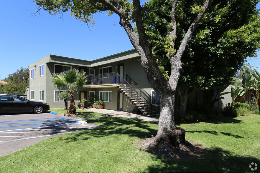 Park Grossmont 9076 Campina Dr La Mesa CA 91942 Apartment Finder