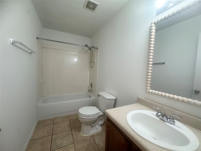 Building Photo - 5648 Brougham Way
