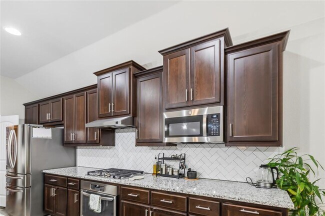 Building Photo - 3013 Chalice Well Dr