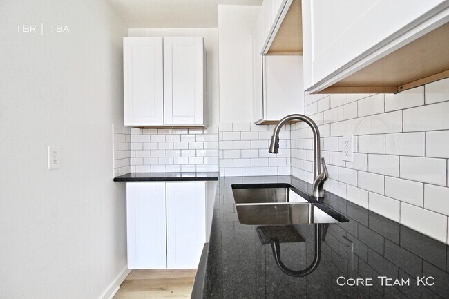 Building Photo - Fully Renovated 1 Bedroom in Union Hill