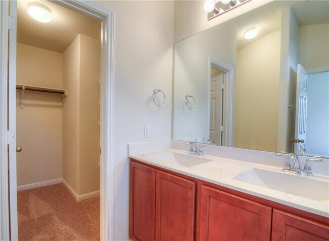 Building Photo - 1120 Badlands Dr