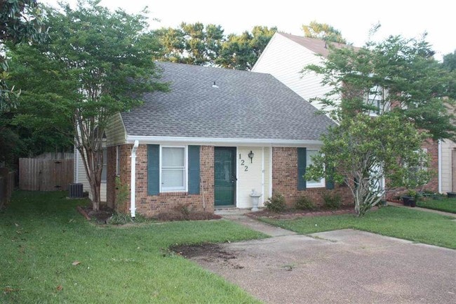 Primary Photo - 122 Amberwood Dr
