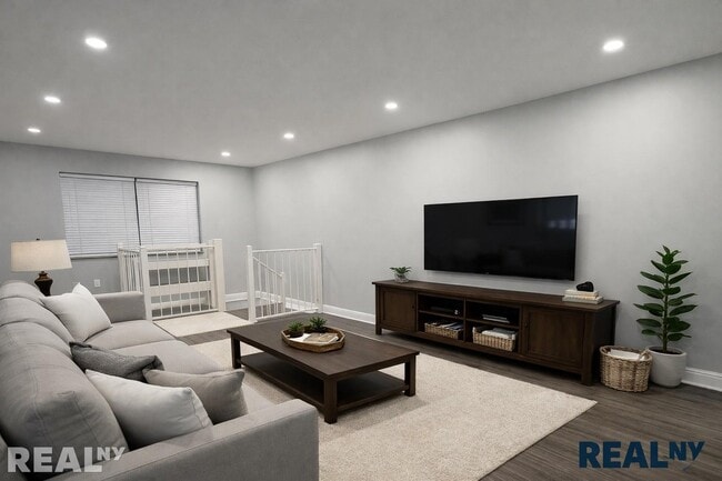 Building Photo - 140-71 Burden Crescent