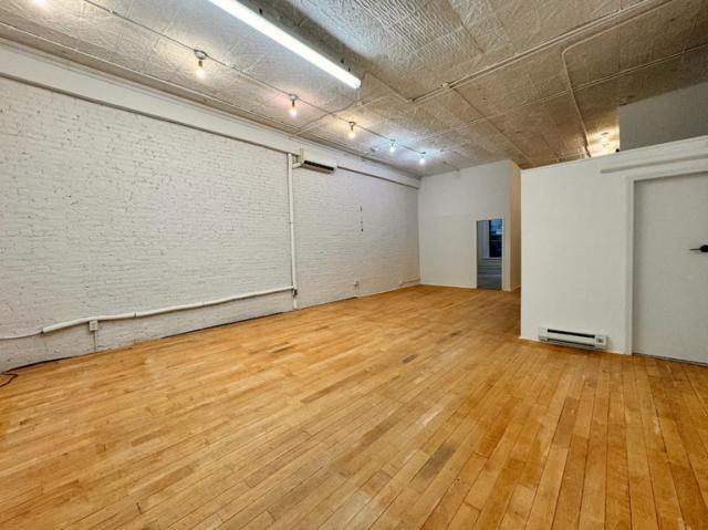 Building Photo - 3 bedroom in NEW YORK NY 10007