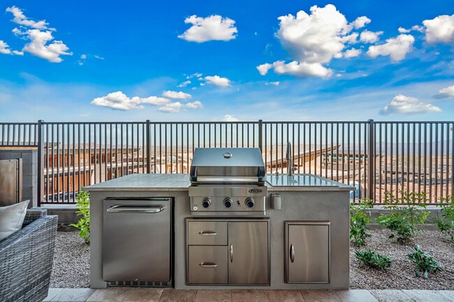 Building Photo - 12378 E Troon Vis Dr