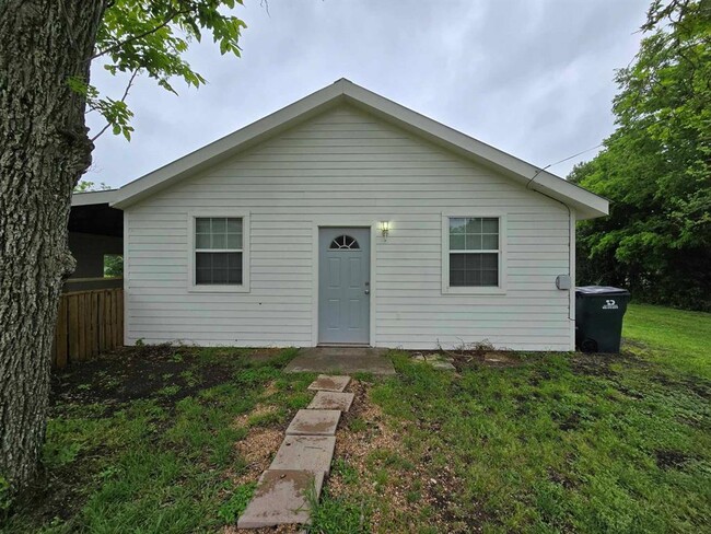 Primary Photo - 125 E 2nd St
