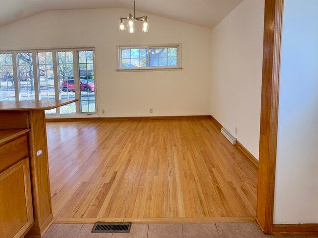 Building Photo - 9910 Crawford Ave