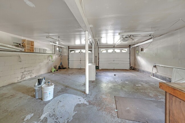 Building Photo - 106 Hillside Ave