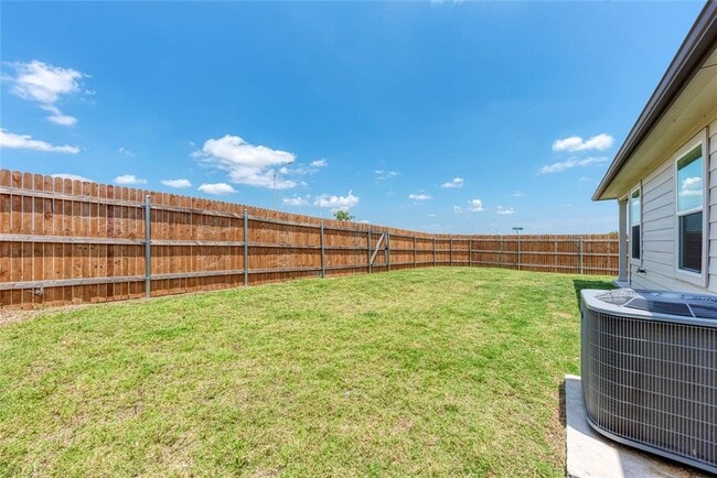 Building Photo - 105 Calgary Ln
