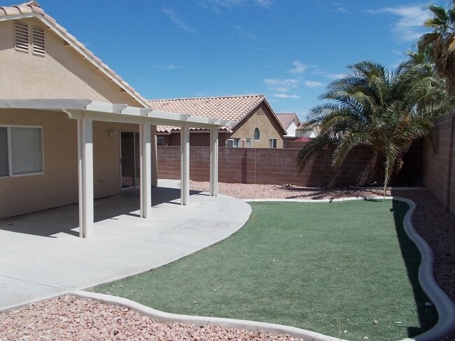 Building Photo - “Stunning 3-Bedroom Home with New Stainles...