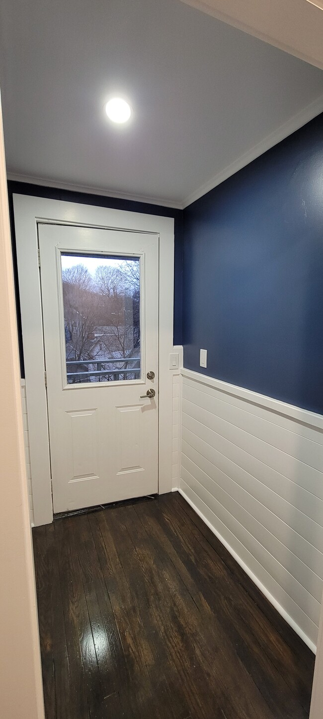 Building Photo - 187 Church St