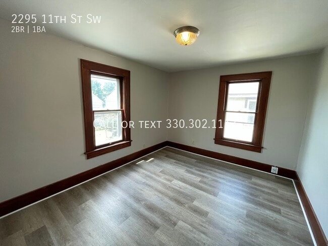 Building Photo - Two bedroom one bathroom second level apar...