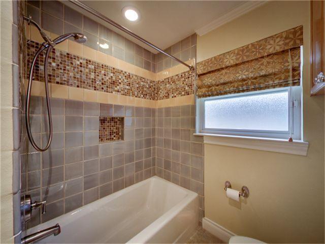 Building Photo - 4517 Tonawanda Dr