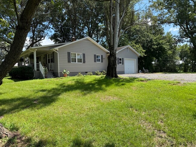 Building Photo - 18201 Genito Rd