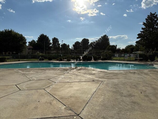 Building Photo - *** Please call us @ 661-266-1400 for information on availability, showings and applications proc...