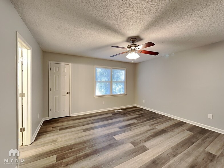 Building Photo - 1620 River Trce