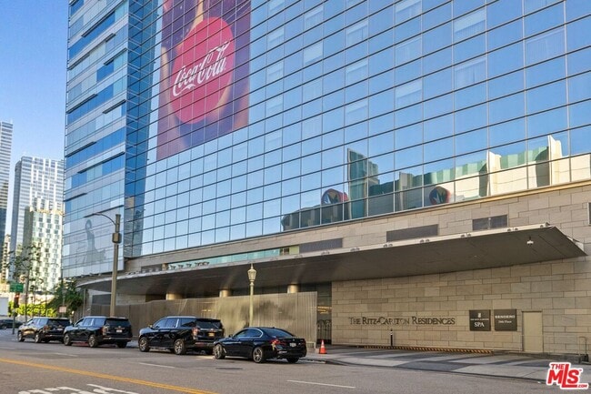 Building Photo - 900 W Olympic Blvd