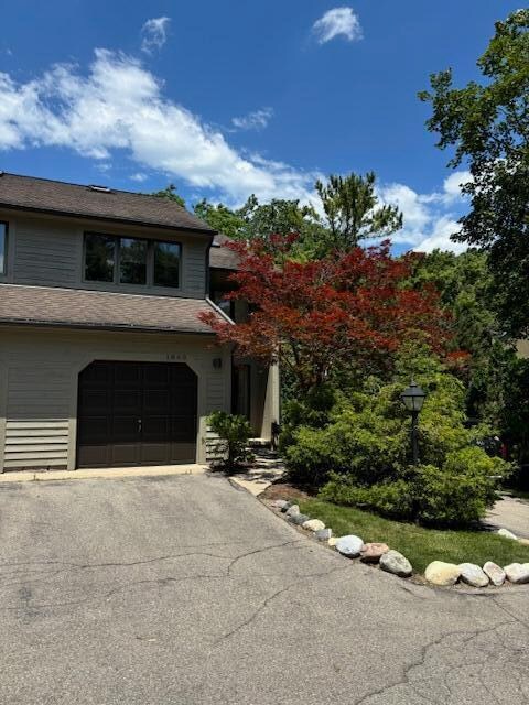 Building Photo - 1860 W Liberty St