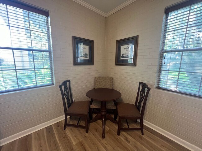 Building Photo - Bendel Gardens Apartment