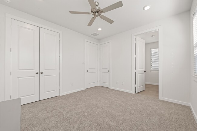 Building Photo - 3223 Loam Ln