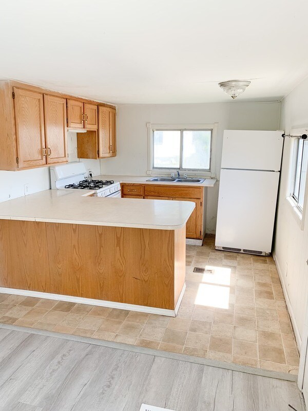 Primary Photo - 247 N 2nd W