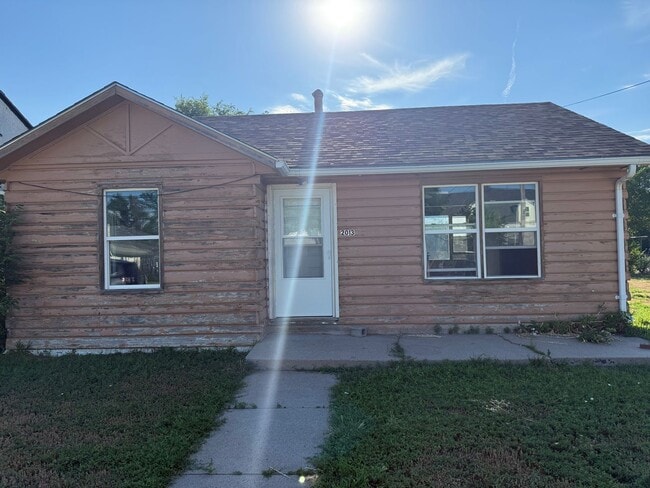 Primary Photo - Two Bedroom, One Bathroom Home! Located Cl...