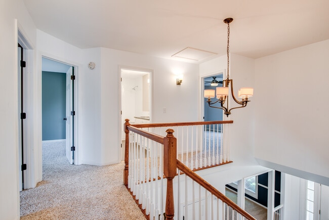 Building Photo - 3631 Falkner Dr