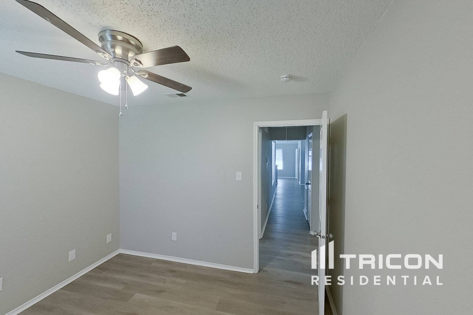 Building Photo - 1253 Essex Dr