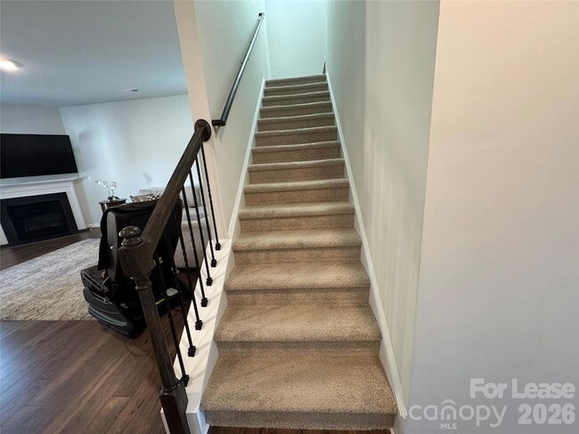 Building Photo - 1924 Vanderlyn St