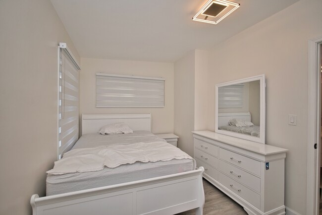 Building Photo - 4616 N Kostner Ave