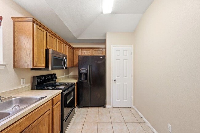 Building Photo - 5208 Sioux Ln