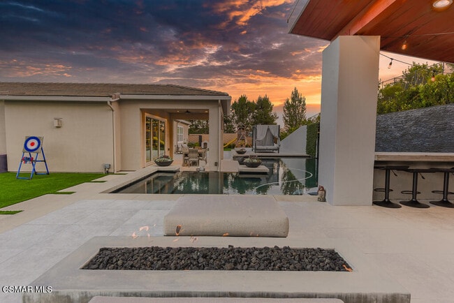 Building Photo - 6981 Shadow Wood Dr