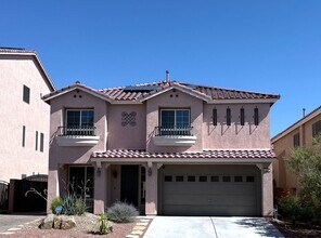 Building Photo - Great 5 bedroom home with RV Parking! Loca...