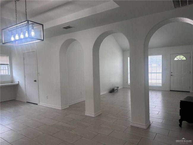 Building Photo - 6504 S Venus Ln