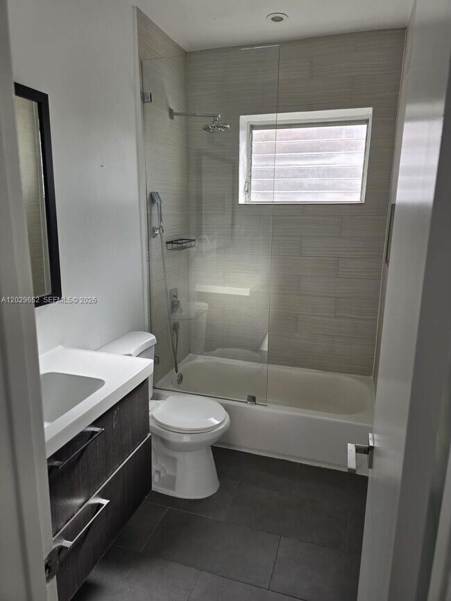 Building Photo - 855 80th St