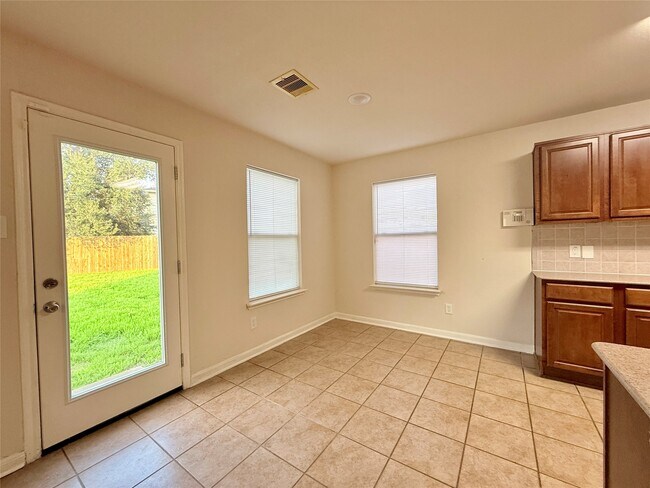 Building Photo - 431 Mantova Dr