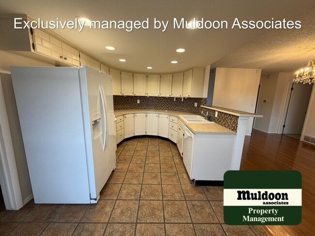 Building Photo - Very Nice Three Bedroom Home with Garage Included! in the Broadmoor Area!