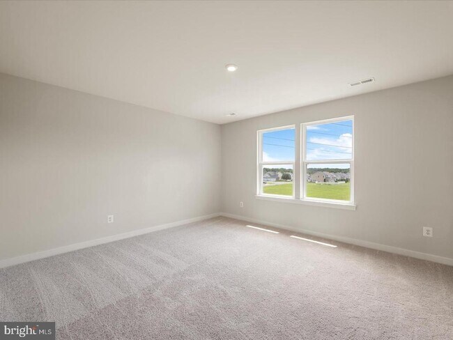 Building Photo - 17 Lyriq Ct