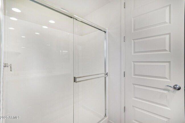 Building Photo - 6970 W Gwen St