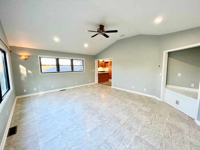 Building Photo - 228 Mark Dr