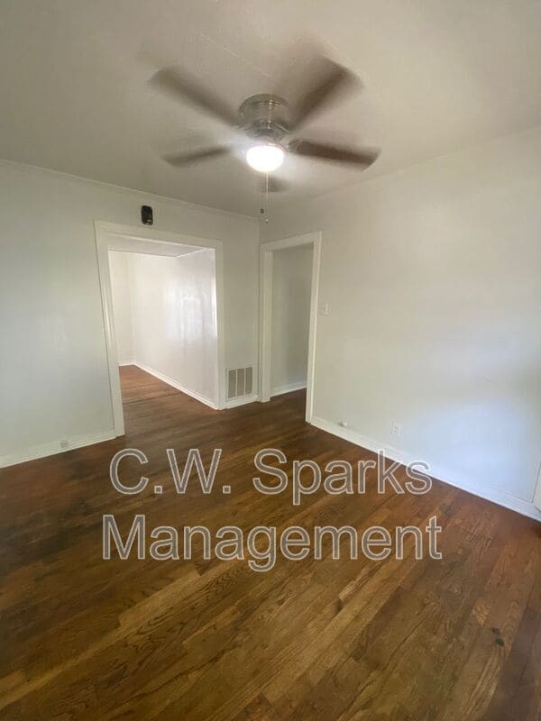 Building Photo - 3610 Glenhaven Blvd