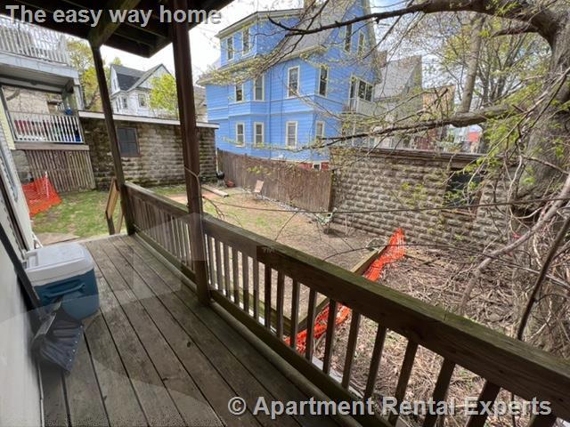 Building Photo - 128 Cedar St