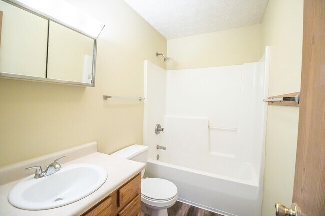 Building Photo - 2858/2860 Plaza Ct