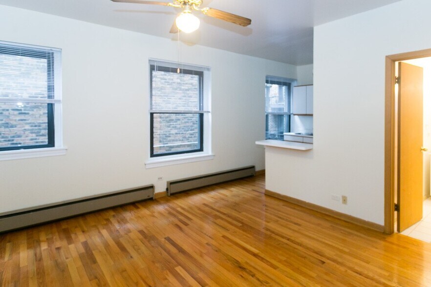 Building Photo - 640 W Barry Ave