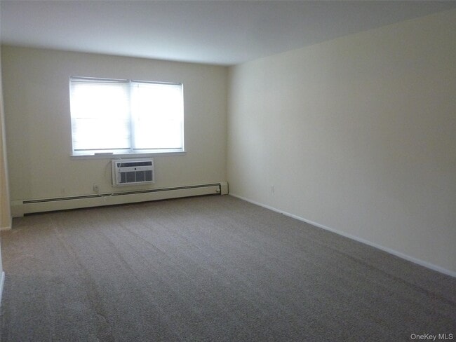 Building Photo - 133 Doxbury Ln